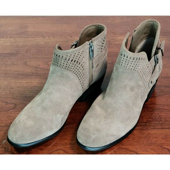 Vince Camuto Womens Pralate Bootie Tuscan Taupe Suede Womens Size 9.5 - Picture 1 of 10